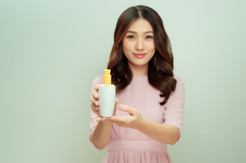 Shoppable social commerce video embedded on a product page