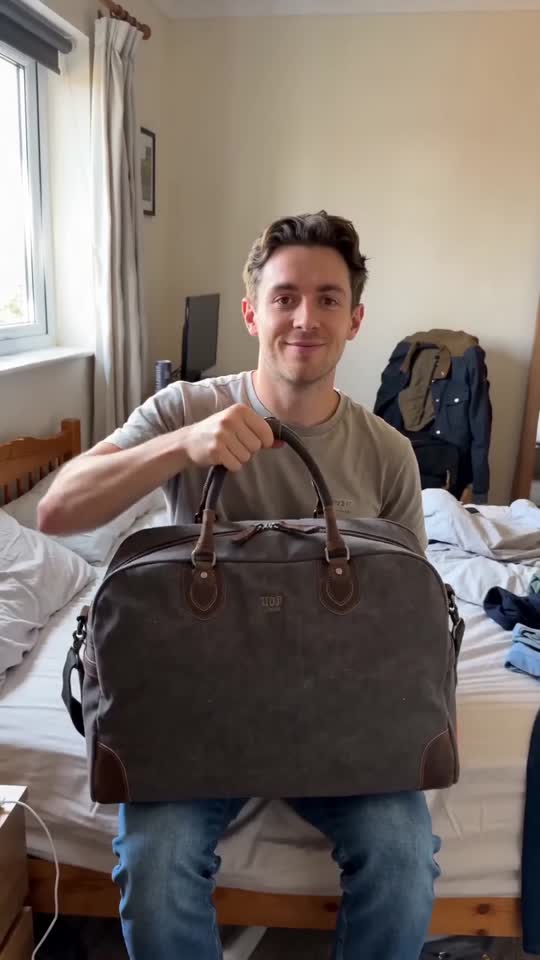 AI Bag Video 01KV74Y1G1 thumbnail