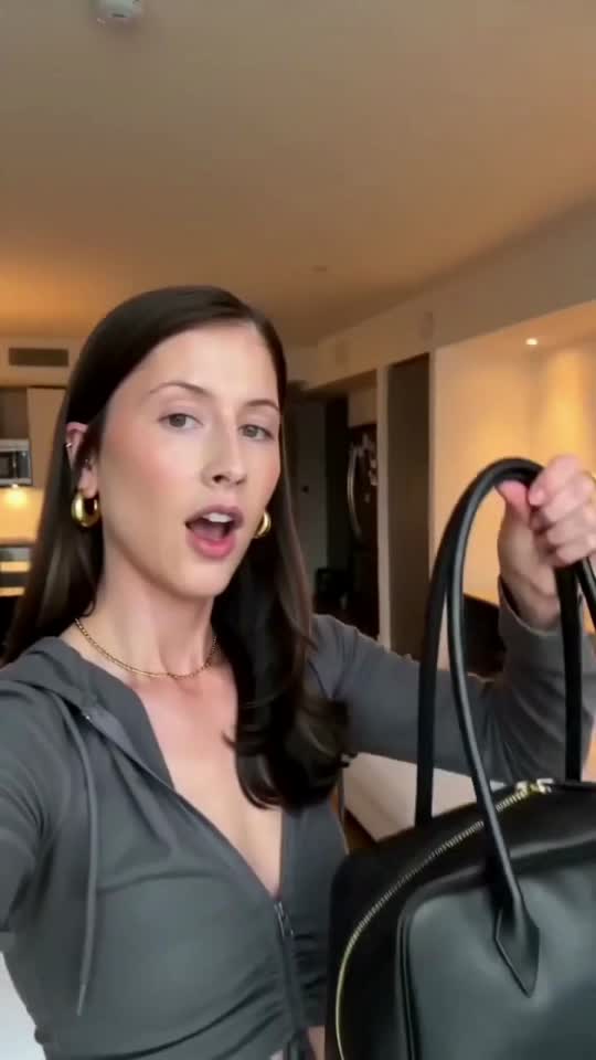 AI Bag Video 01KWATVJ48 thumbnail